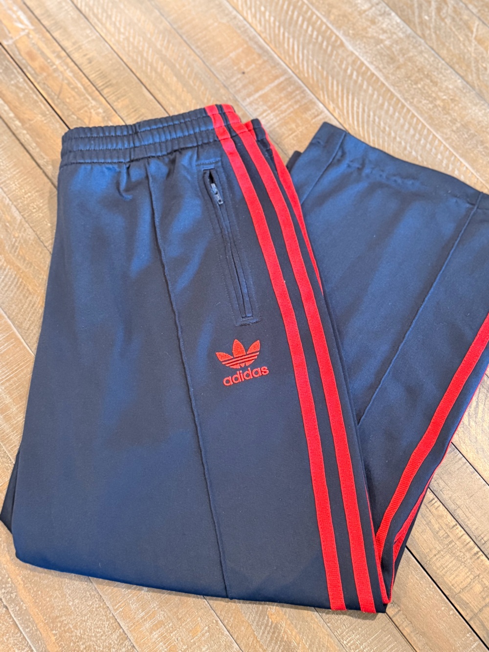 Y2K Adidas Originals 3-Stripes Track Pants – Navy/Red – Medium